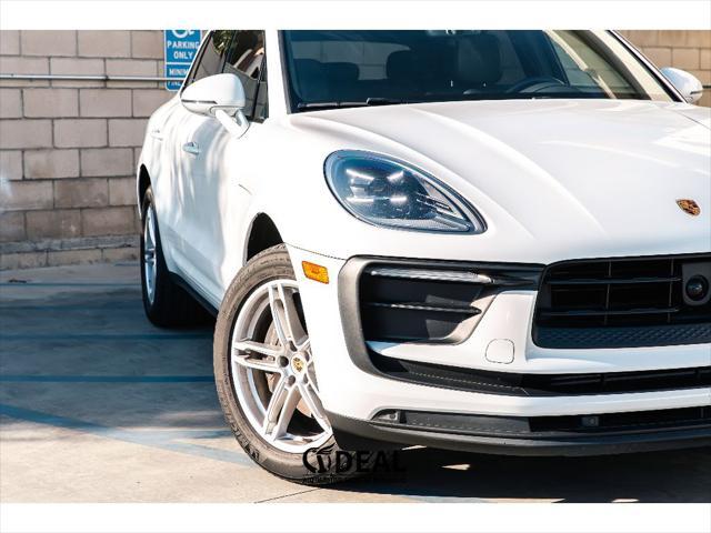 2022 porsche macan base