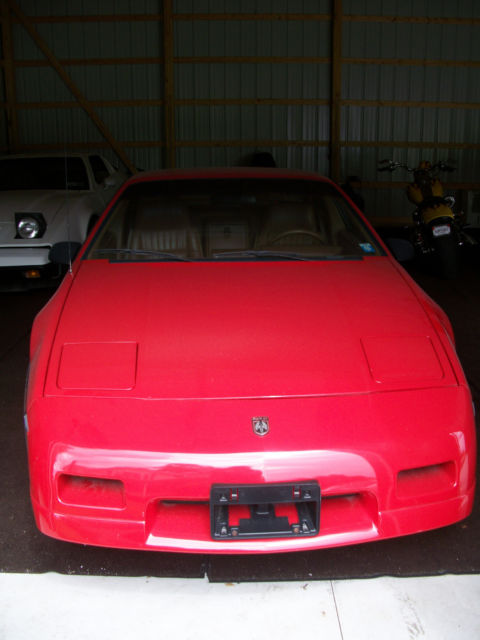 1998 pontiac ciero gt coupe- 2.8l v6, 5 speed, a/c and leather, 2 door!!