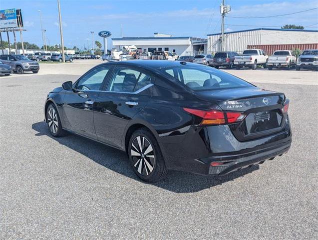 2022 nissan altima 2.5 sv