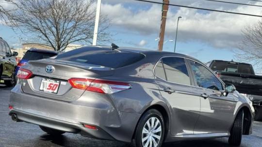 2019 toyota camry hybrid le