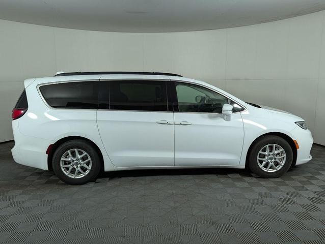 2022 chrysler pacifica touring-l