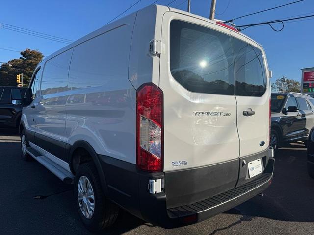 2023 ford transit-250 base