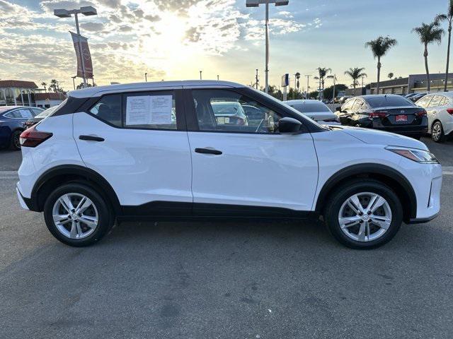 2022 nissan kicks s