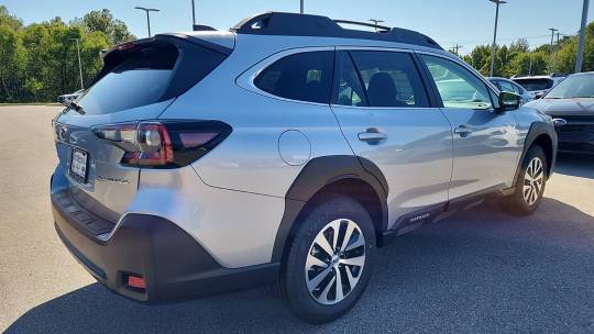 2025 Subaru Outback standard model