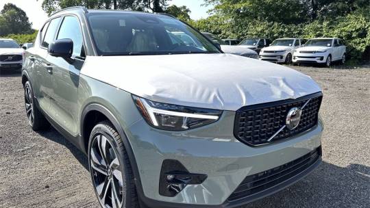 2025 Volvo XC40