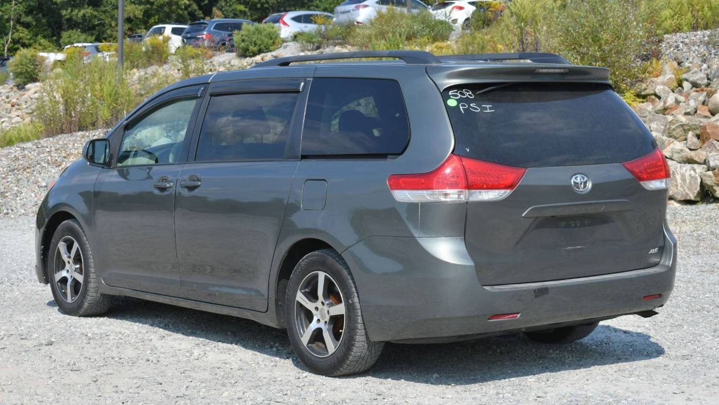 2011 toyota sienna