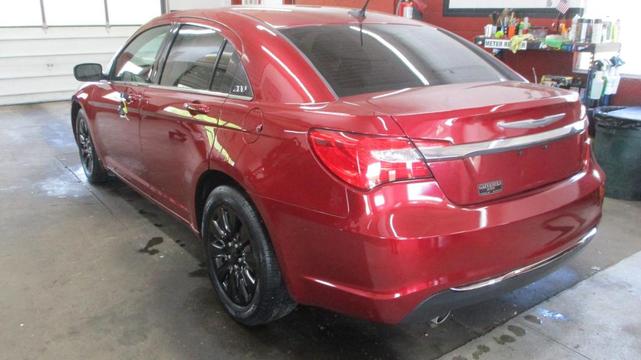 2014 chrysler 200 lx