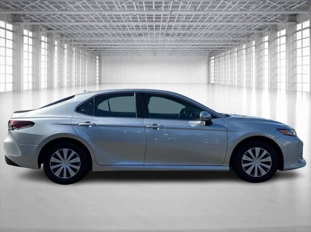 2022 toyota camry le