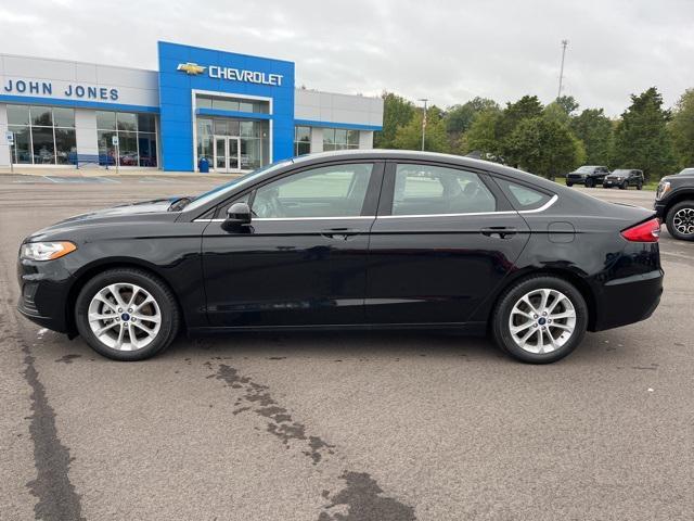 2020 ford fusion se