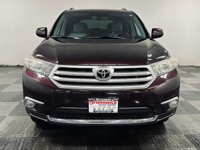 2013 toyota highlander base plus