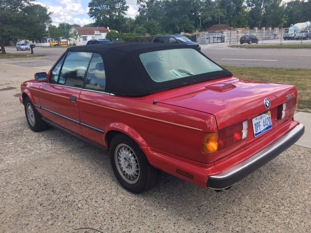 1989 bmw e30 325i convertible, with bmw factory rims, car starts every time