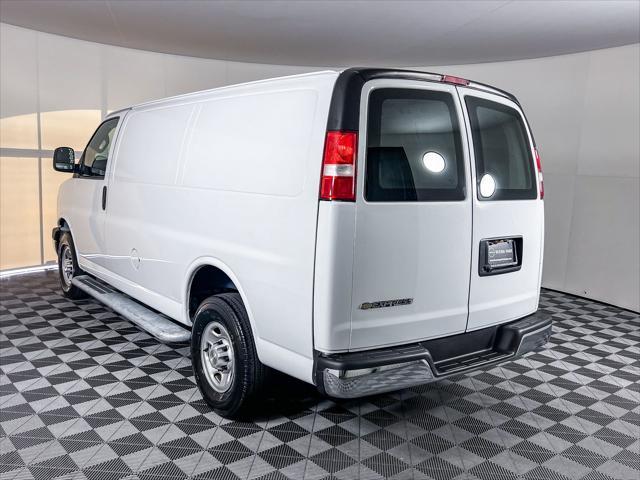 2022 chevrolet express 2500 rwd 2500 regular wheelbase wt