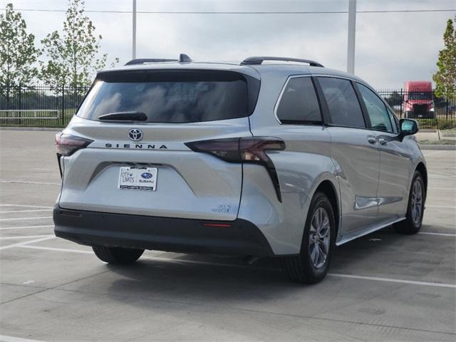 2024 toyota sienna xle