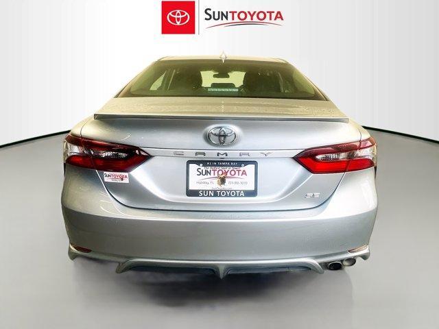 2022 toyota camry se