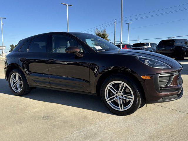 2022 porsche macan base