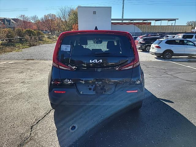 2022 kia soul lx