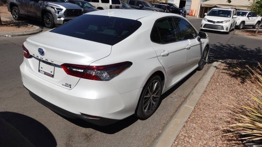 2023 toyota camry hybrid xle