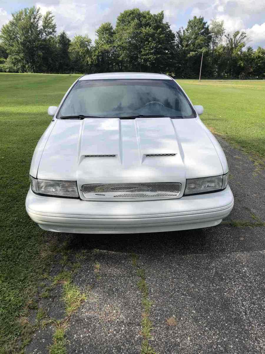 1994 chevrolet caprice sedan white rwd automatic classic
