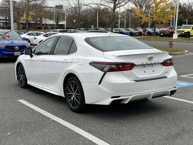 2022 toyota camry se