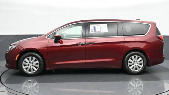 2020 Chrysler Voyager