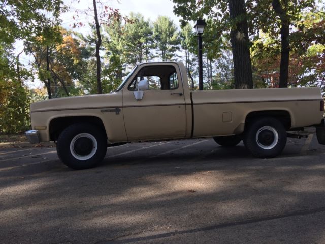 historic 1982 cheverolet c20 light pickup truck