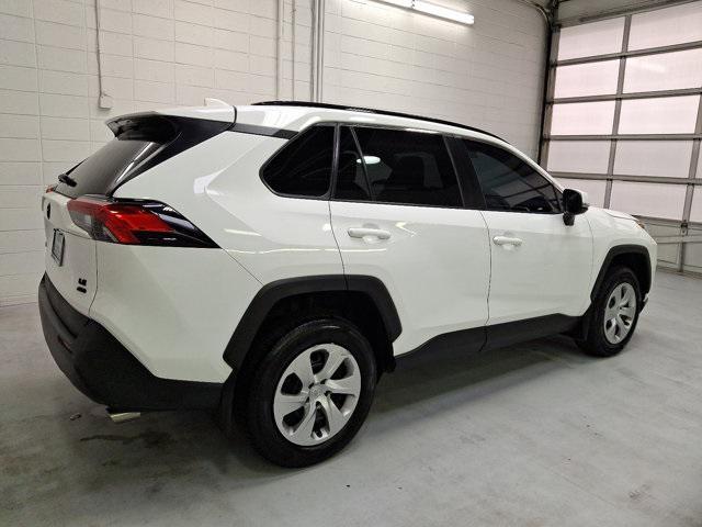 2021 toyota rav4 le