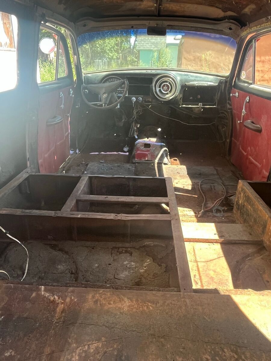 1950 pontiac sedan delivery and 1953 pontiac chieftain (parts car)