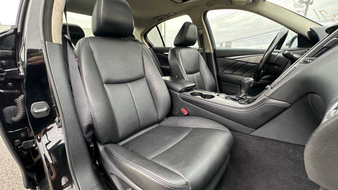2015 infiniti q50