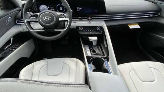 new 2024 hyundai elantra limited ivt