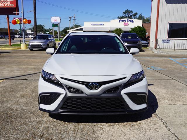 2022 toyota camry se