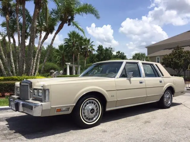 1988 lincoln town 86,000 low miles leather cold ac mint car florida no reserve