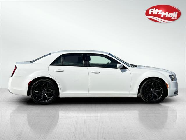 2019 chrysler 300 s