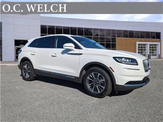 2023 Lincoln Nautilus standard