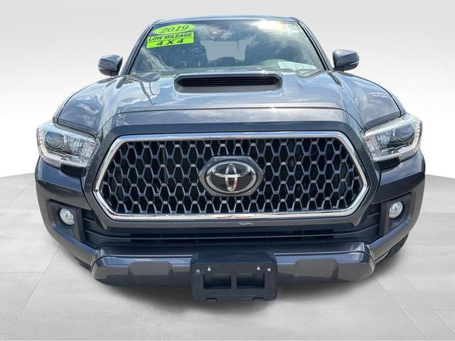 2019 toyota tacoma trd sport