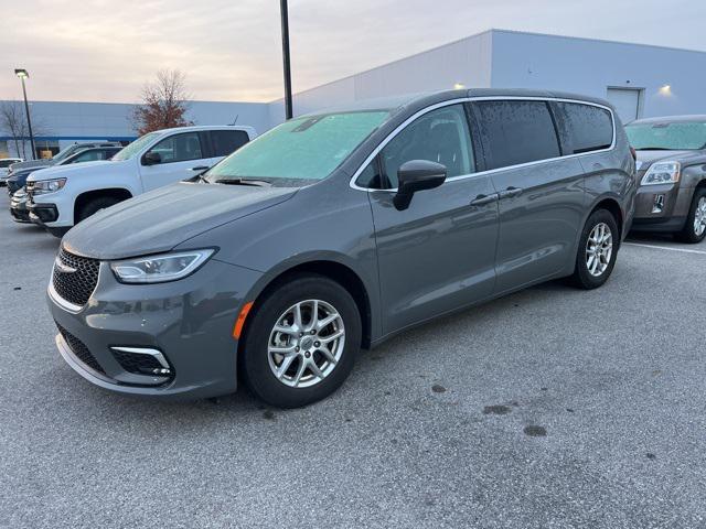 2023 chrysler pacifica touring l