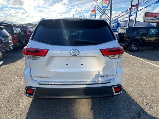 2017 toyota highlander limited