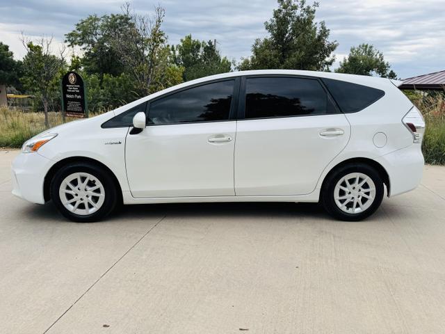 2013 toyota prius v two