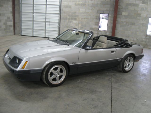 1986 ford mustang gt convertible (supercharged)