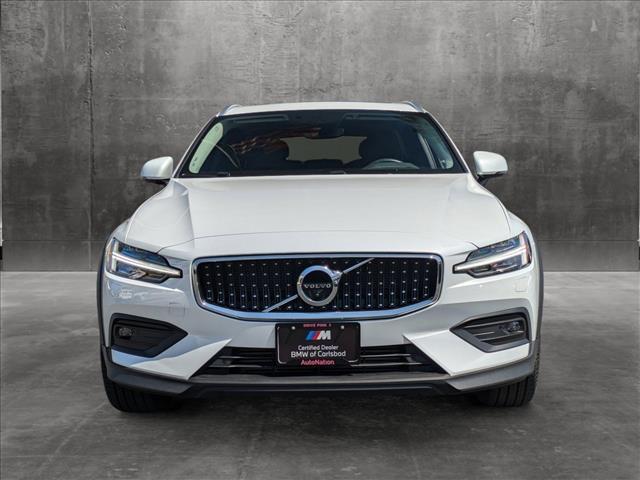 2022 volvo v60 cross country t5