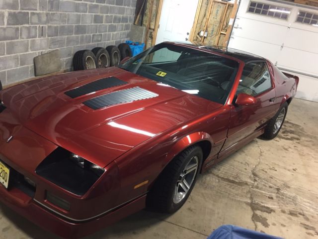 1987 chevrolet camaro z28 5.7l iroc z 12600 miles!!!