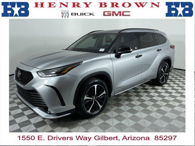 2021 toyota highlander xse