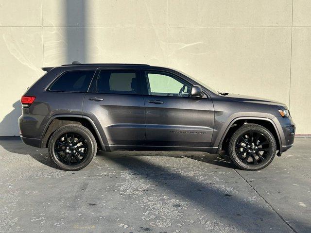 2017 jeep grand cherokee altitude