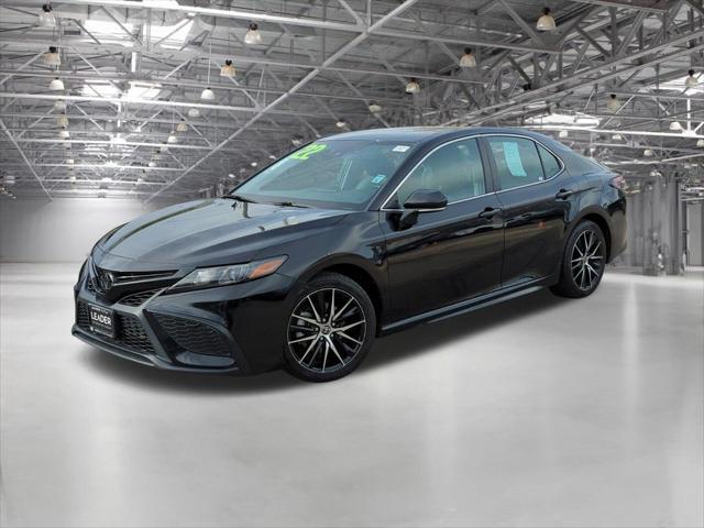 2022 toyota camry se