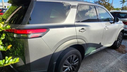 2023 nissan pathfinder s