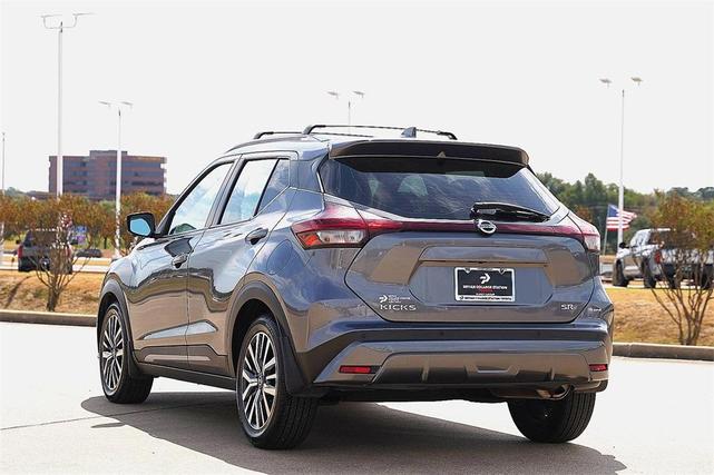 2021 nissan kicks sr