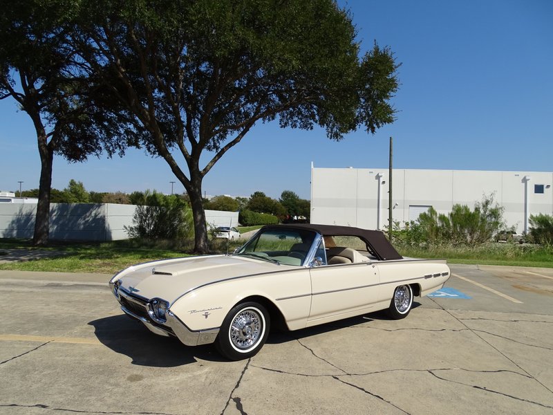 1962 ford thunderbird