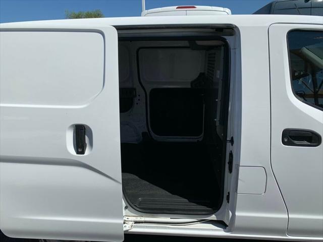 2019 nissan nv200 s