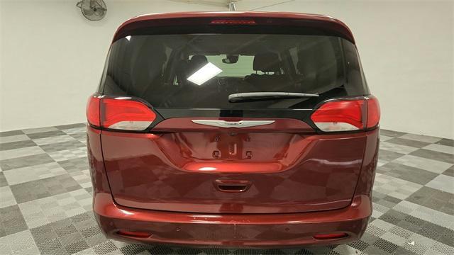 2021 chrysler voyager lx
