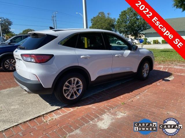 2022 ford escape se