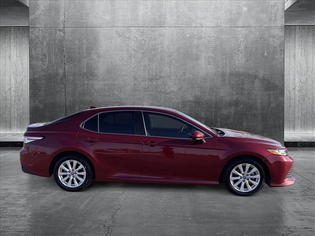 2019 toyota camry le